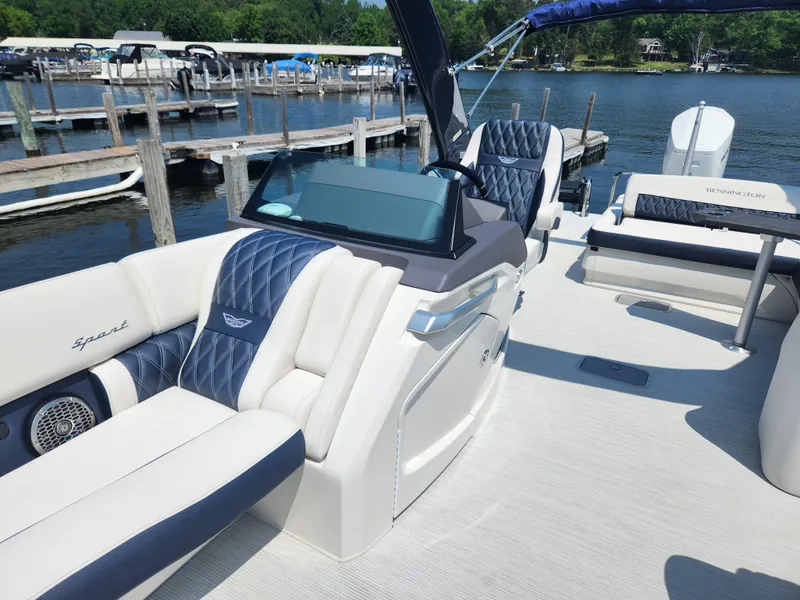 Slide: The Image of Bennington 28QXSBAX1SR 2025 - 7