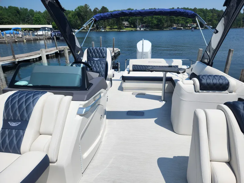 Slide: The Image of Bennington 28QXSBAX1SR 2025 - 8