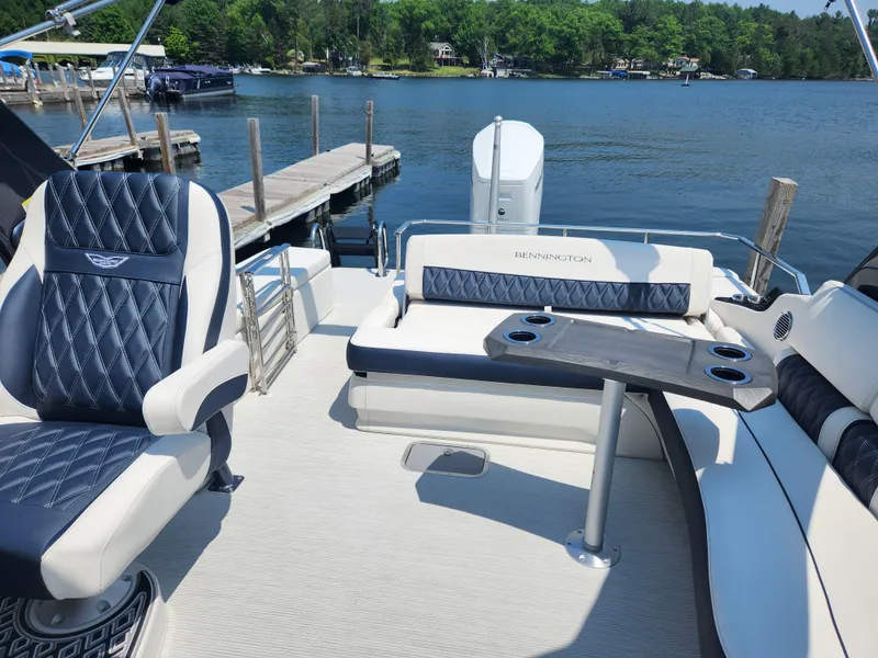 Slide: The Image of Bennington 28QXSBAX1SR 2025 - 9