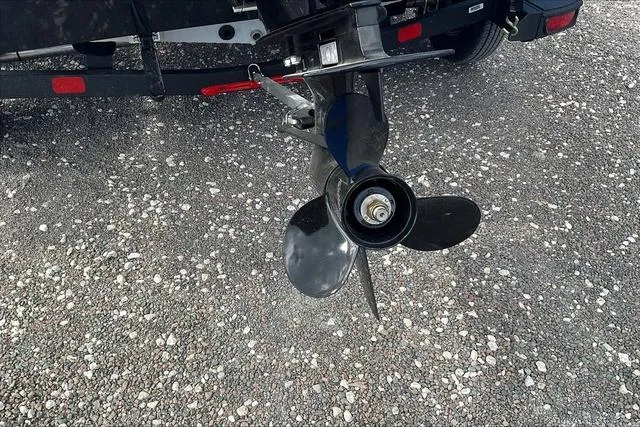 Slide: The Image of Tracker Pro Team™ 195 Tournament Edition 2025 - 27