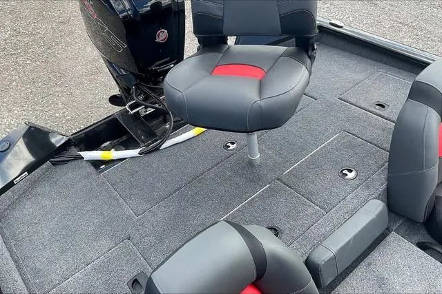 Slide: The Image of Tracker Pro Team™ 195 Tournament Edition 2025 - 29