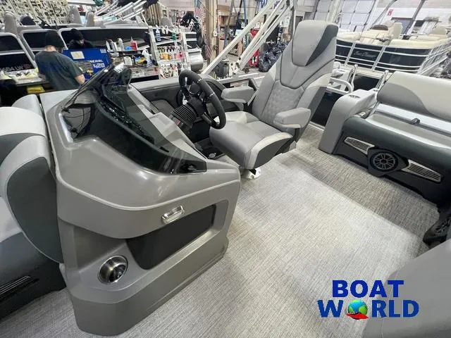 Slide: The Image of Tahoe LTZ 2385 Swingback (VRB) & Honda 4-Stroke EFI 2025 - 10