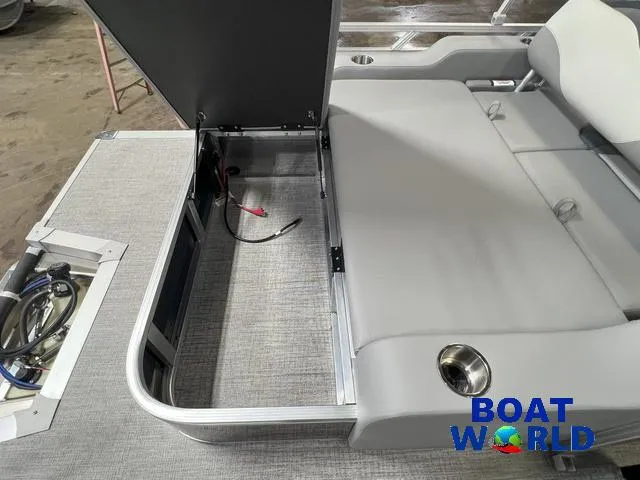 Slide: The Image of Tahoe LTZ 2385 Swingback (VRB) & Honda 4-Stroke EFI 2025 - 22