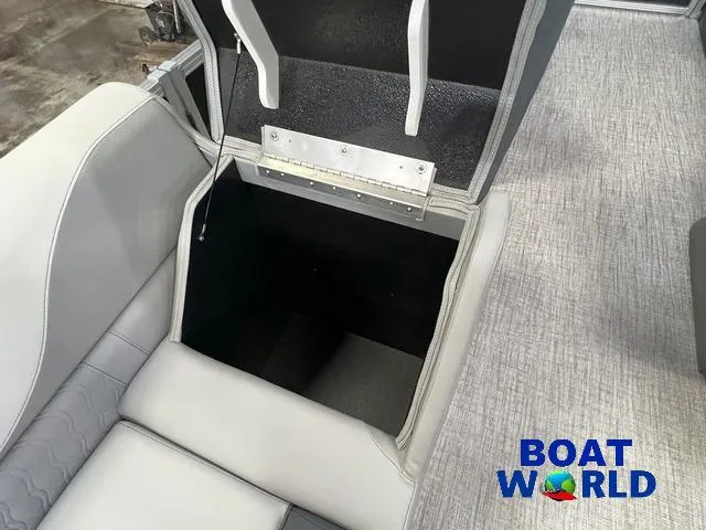 Slide: The Image of Tahoe LTZ 2385 Swingback (VRB) & Honda 4-Stroke EFI 2025 - 24