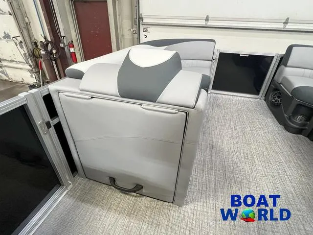 Slide: The Image of Tahoe LTZ 2385 Swingback (VRB) & Honda 4-Stroke EFI 2025 - 25