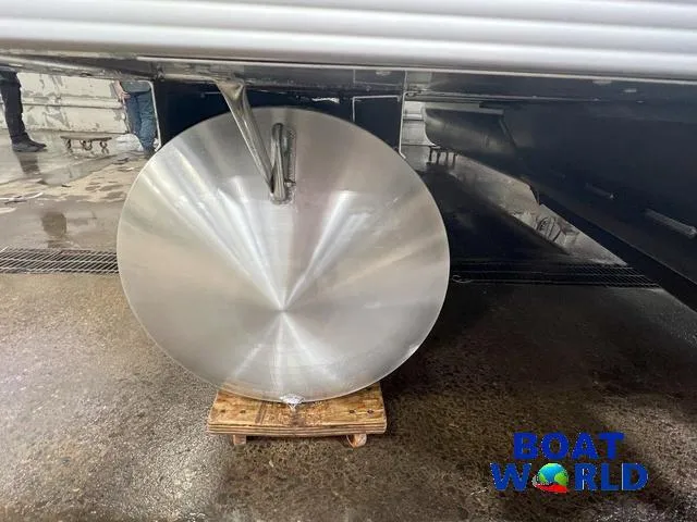 Slide: The Image of Tahoe LTZ 2385 Swingback (VRB) & Honda 4-Stroke EFI 2025 - 36