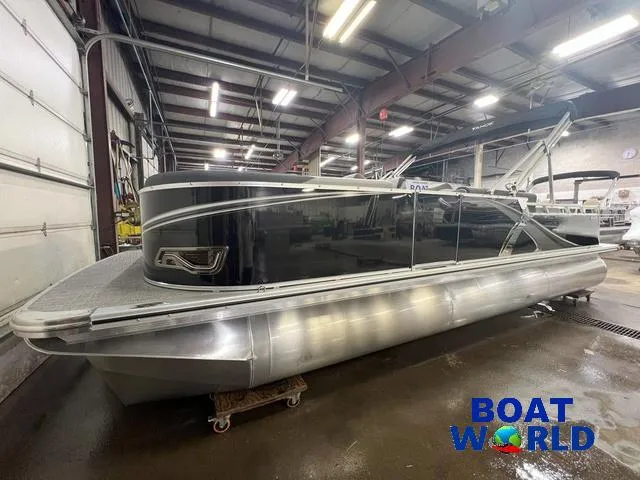 Slide: The Image of Tahoe LTZ 2385 Swingback (VRB) & Honda 4-Stroke EFI 2025 - 39