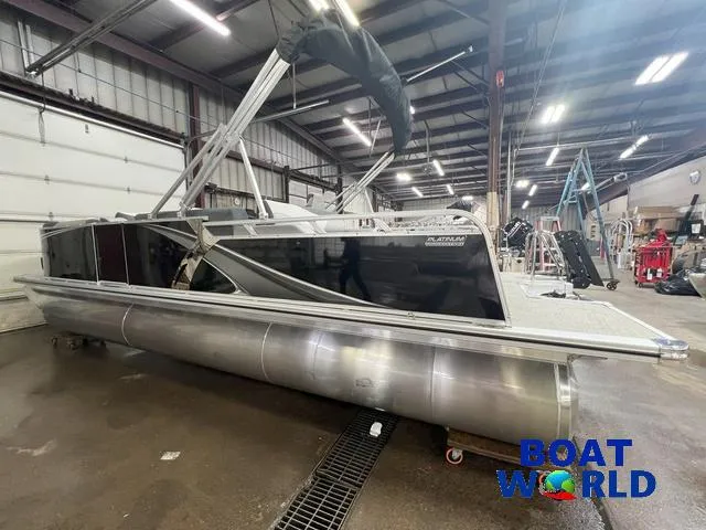 Slide: The Image of Tahoe LTZ 2385 Swingback (VRB) & Honda 4-Stroke EFI 2025 - 40