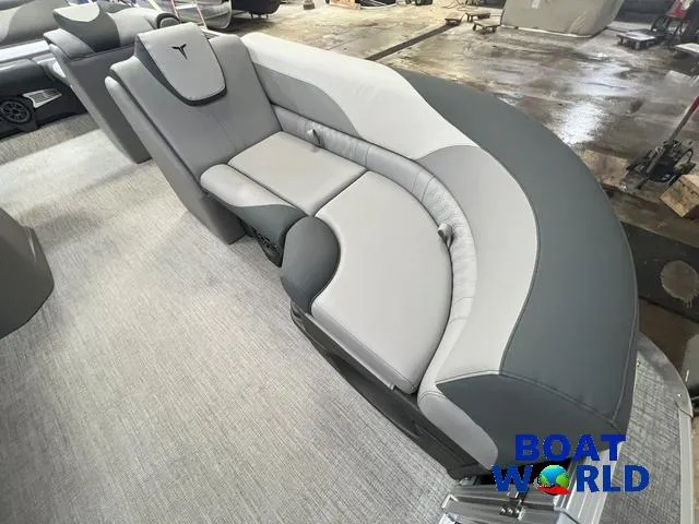 Slide: The Image of Tahoe LTZ 2385 Swingback (VRB) & Honda 4-Stroke EFI 2025 - 8