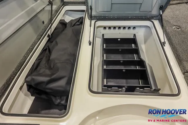 Slide: The Image of Caymas CX 21 PRO 2025 - 15