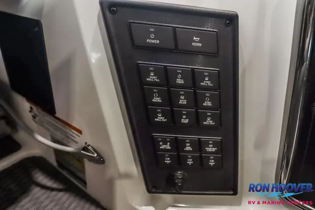 Slide: The Image of Caymas CX 21 PRO 2025 - 22