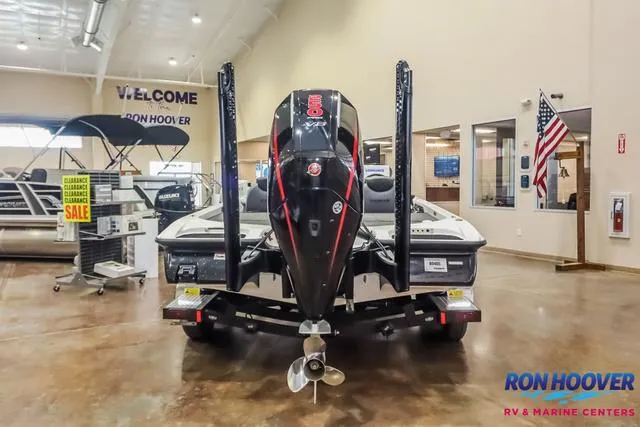 Slide: The Image of Caymas CX 21 PRO 2025 - 5