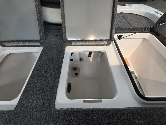 Slide: The Image of Caymas CX 20 PRO 2025 - 15