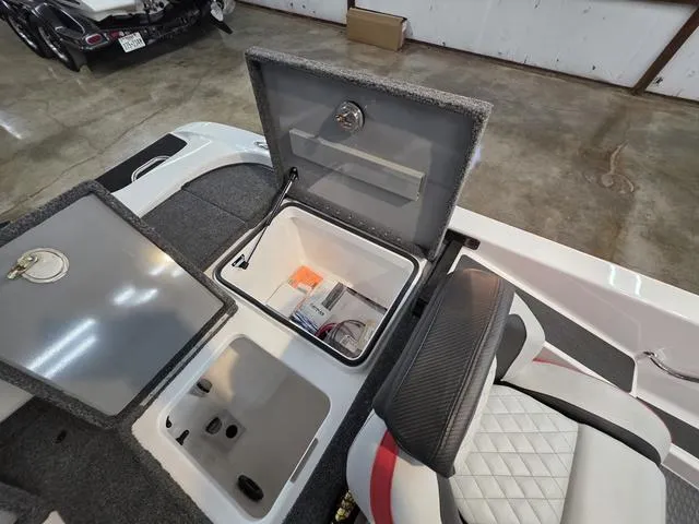 Slide: The Image of Caymas CX 20 PRO 2025 - 16