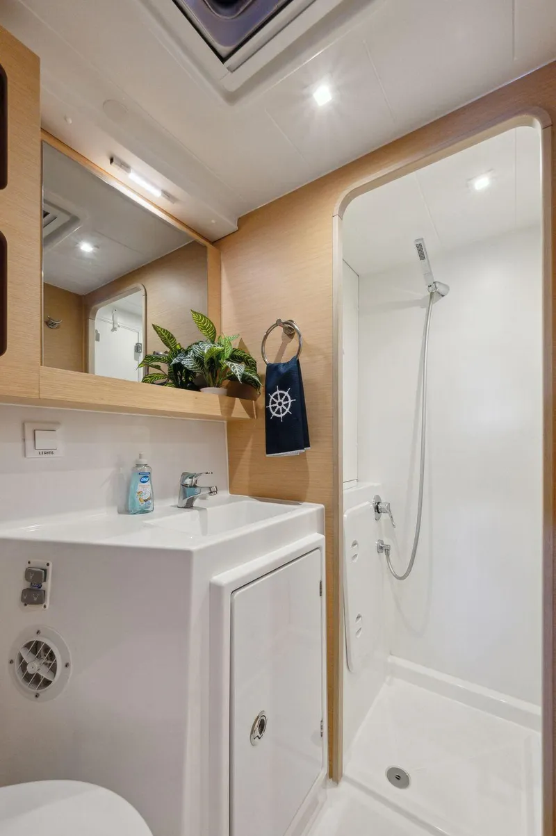 Slide: The Image of Lagoon 42 2019 - 77