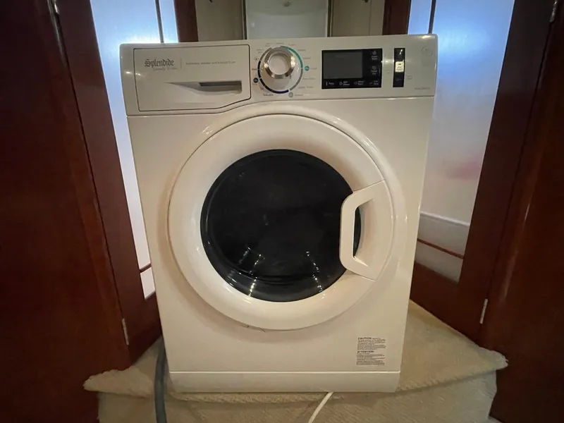 Slide: The Image of Carver 530 Voyager Pilothouse 1998 - 58