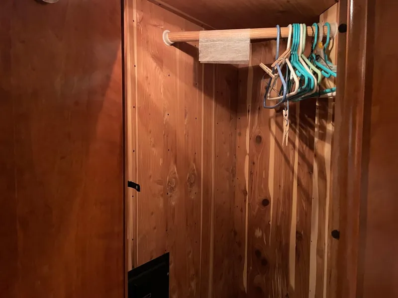 Slide: The Image of Carver 530 Voyager Pilothouse 1998 - 73