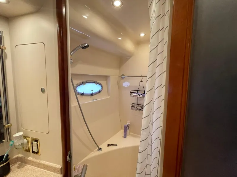 Slide: The Image of Carver 530 Voyager Pilothouse 1998 - 76