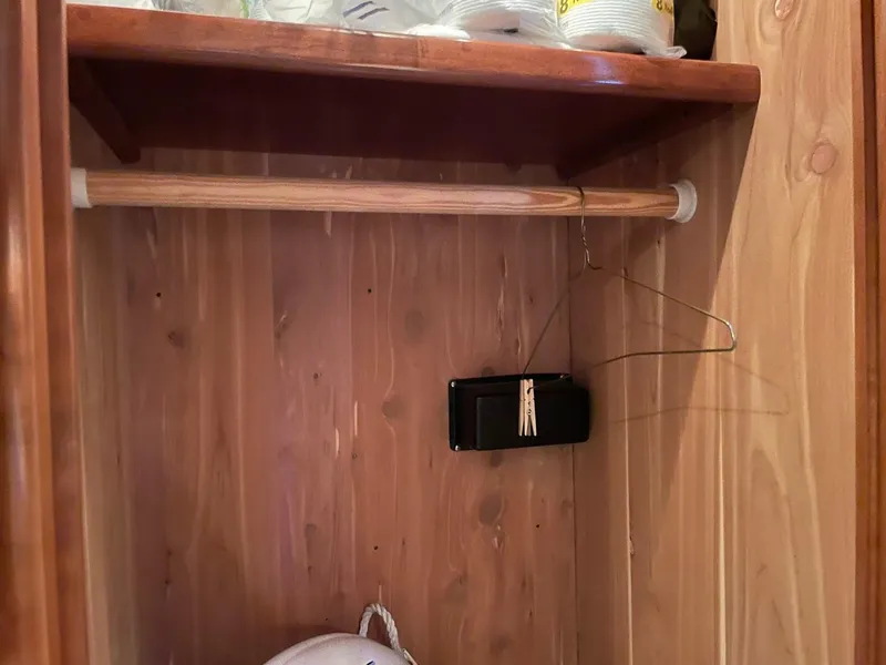 Slide: The Image of Carver 530 Voyager Pilothouse 1998 - 78