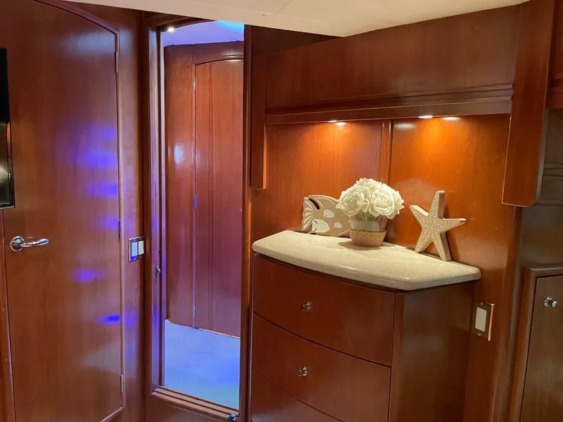 Slide: The Image of Carver Yachts 530 Voyager Pilothouse 1998 - 68