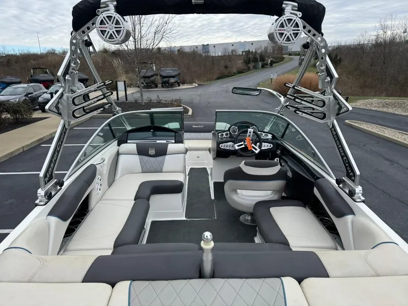 Slide: The Image of MasterCraft X2 2011 - 13