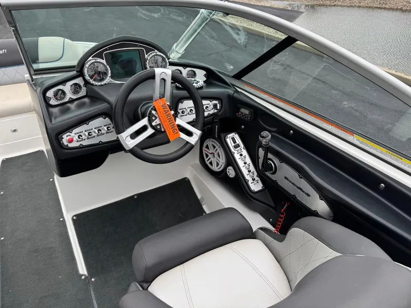 Slide: The Image of MasterCraft X2 2011 - 9