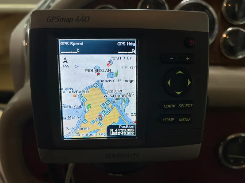 Slide: The Image of Garmin GPSmap 440 on 2000 Sea Ray 290 Sundancer boat dashboard. - 26