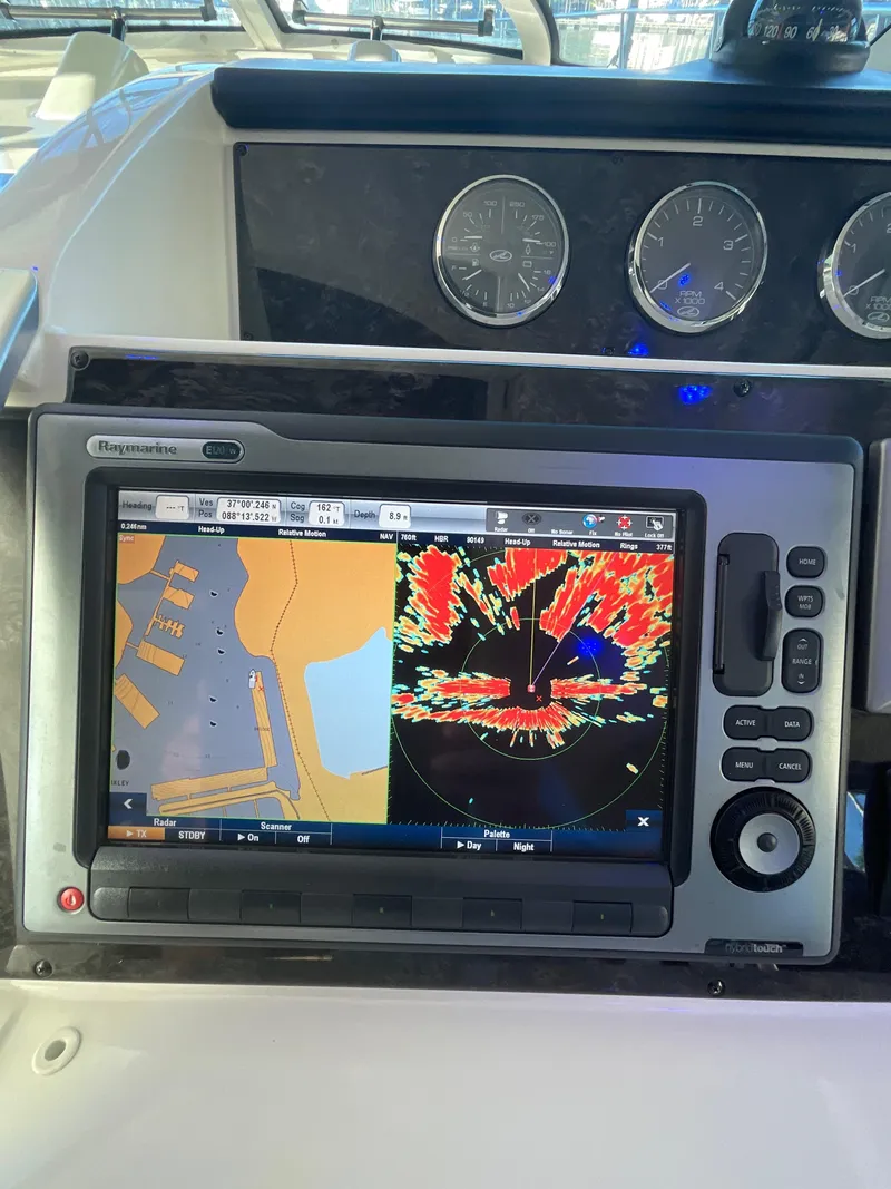 Slide: The Image of Sea Ray 450 Sundancer 2011 - 17