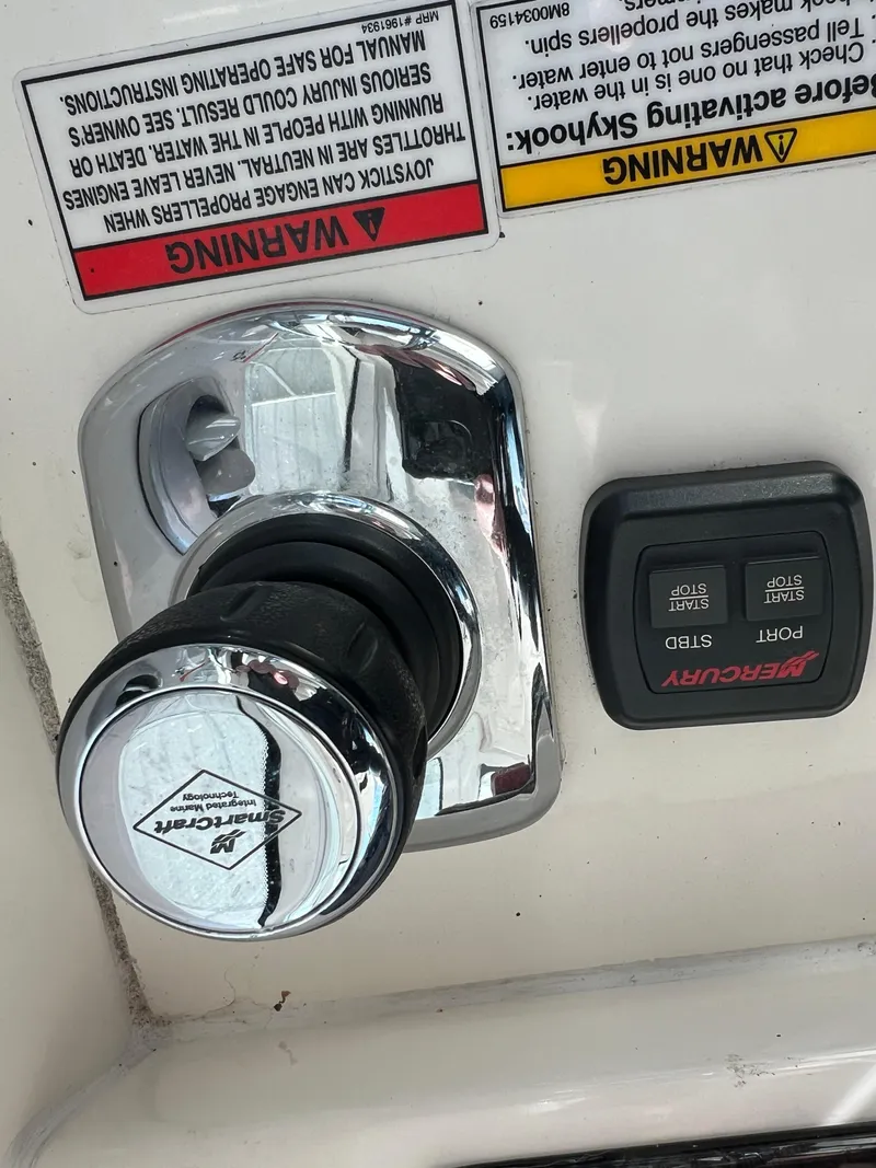 Slide: The Image of Sea Ray 450 Sundancer 2011 - 20