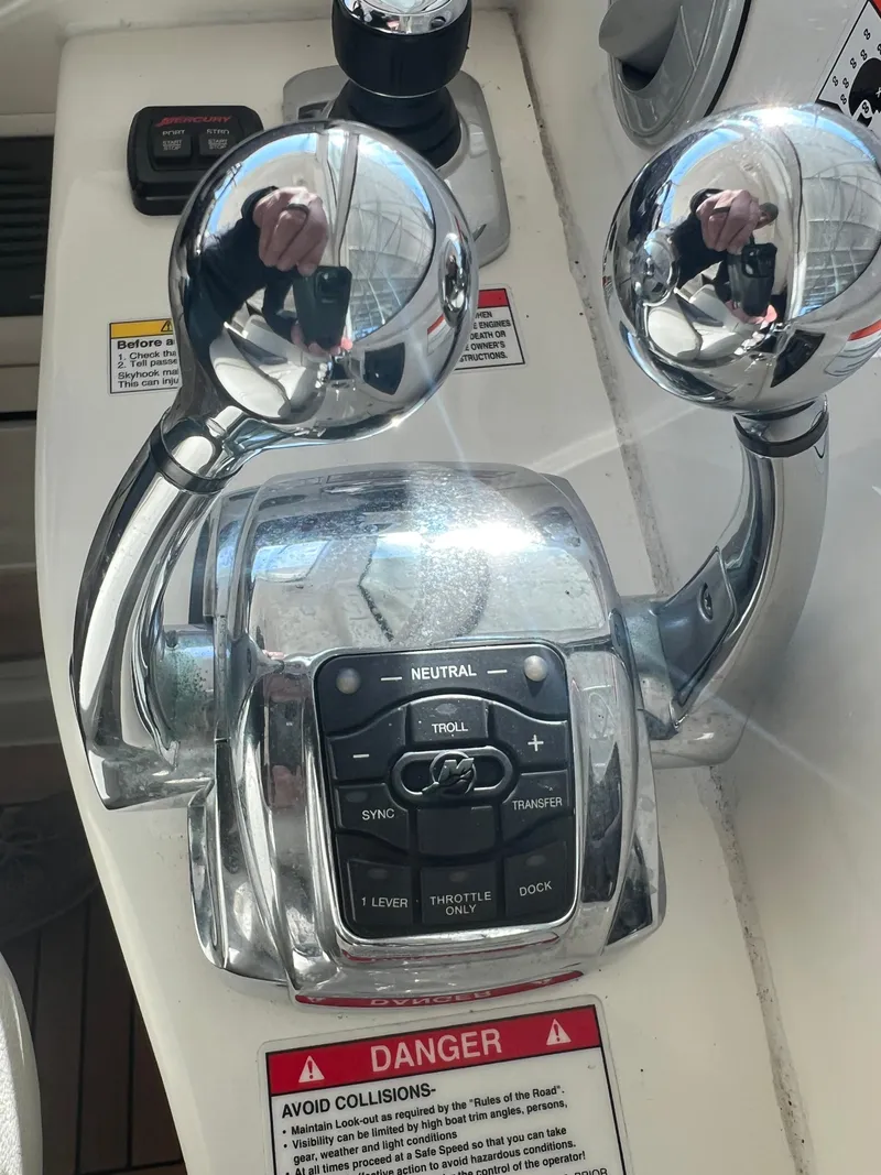 Slide: The Image of Sea Ray 450 Sundancer 2011 - 21