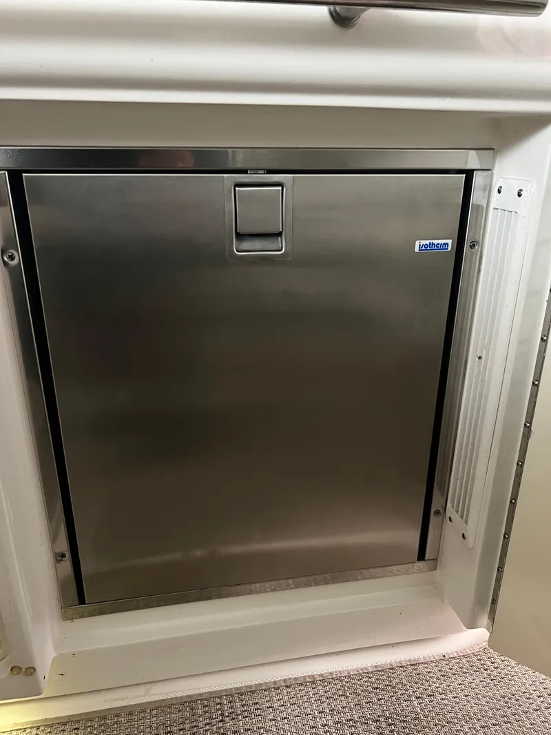 Slide: The Image of Sea Ray 450 Sundancer 2011 - 26