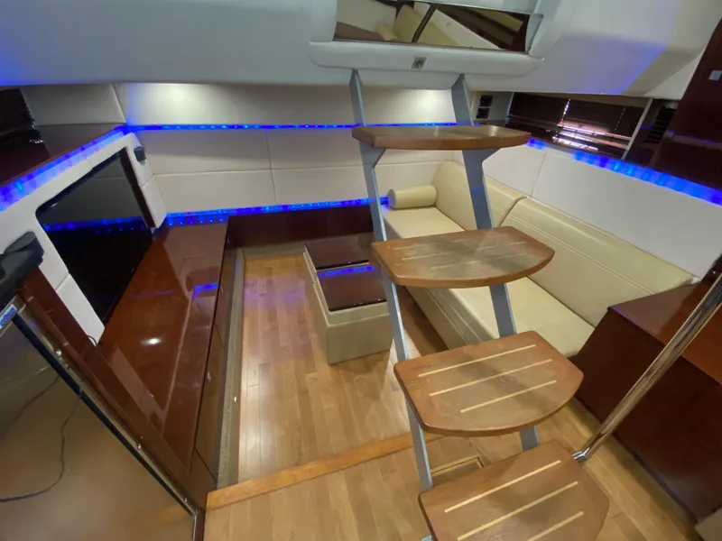 Slide: The Image of Sea Ray 450 Sundancer 2011 - 33