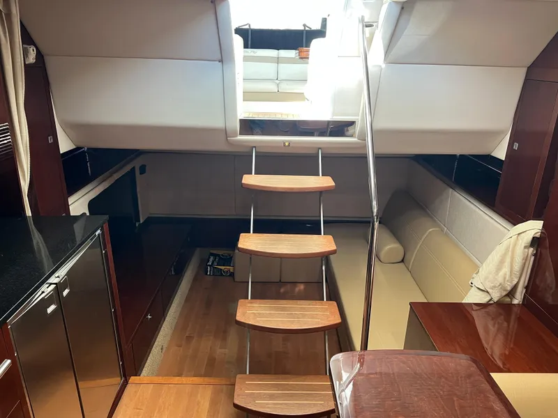 Slide: The Image of Sea Ray 450 Sundancer 2011 - 34