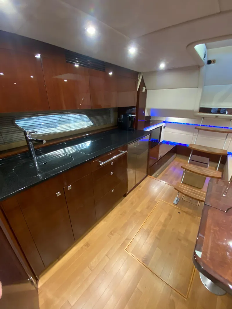 Slide: The Image of Sea Ray 450 Sundancer 2011 - 37