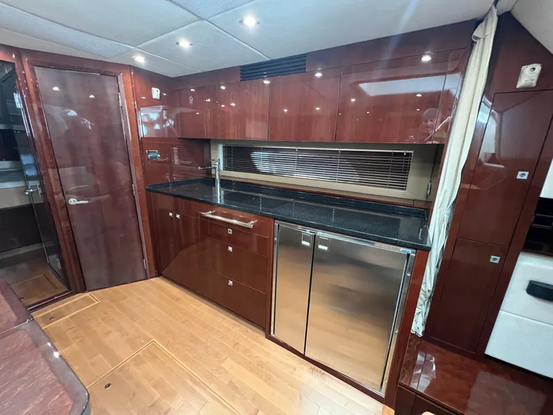 Slide: The Image of Sea Ray 450 Sundancer 2011 - 39