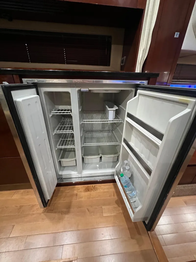 Slide: The Image of Sea Ray 450 Sundancer 2011 - 41