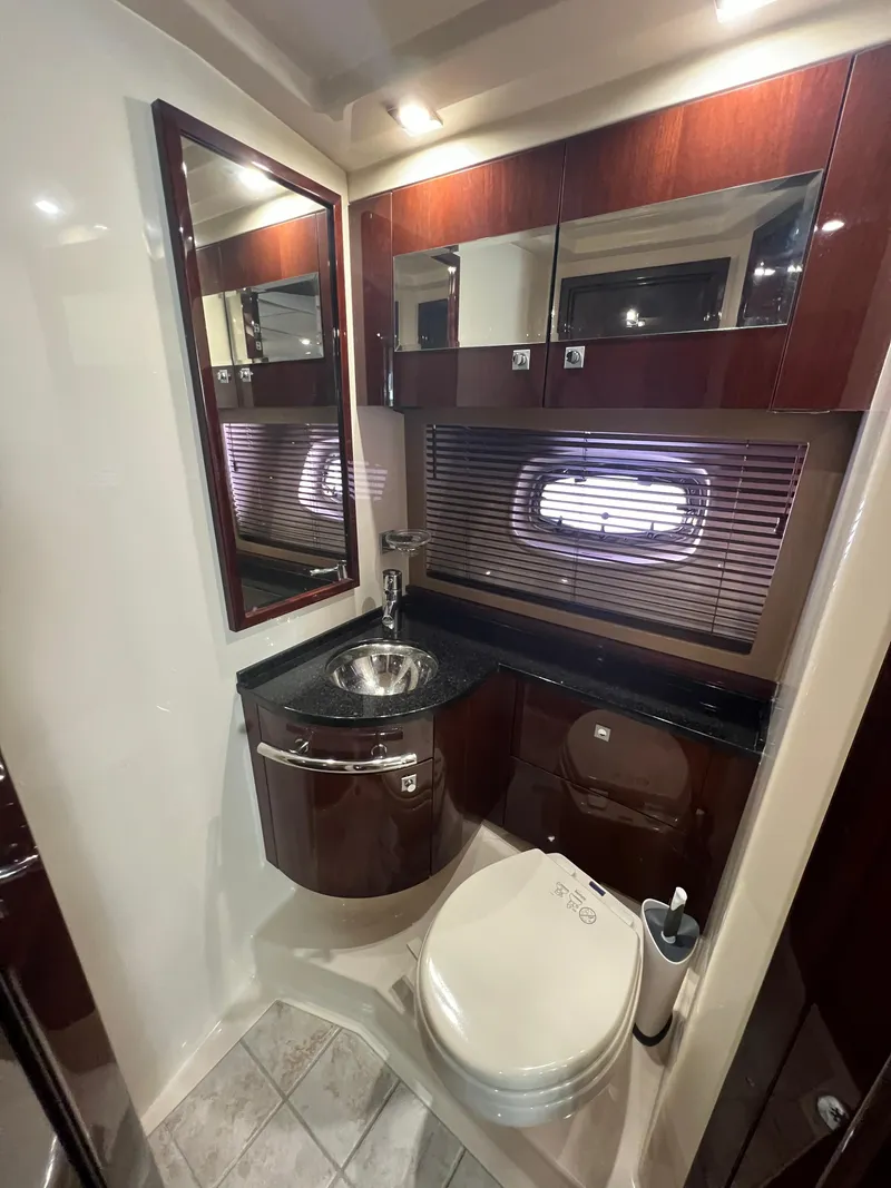 Slide: The Image of Sea Ray 450 Sundancer 2011 - 57