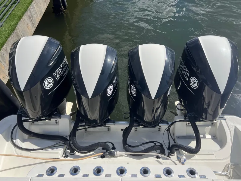 Slide: The Image of Four Yamaha outboard engines on a 2017 Hydra-Sports 4200 Siesta boat. - 20