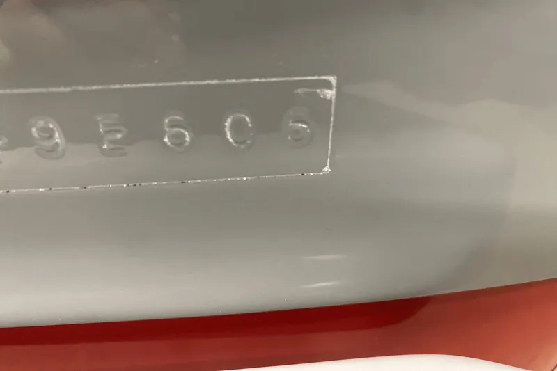 Slide: The Image of Nautique SV211 2006 - 28