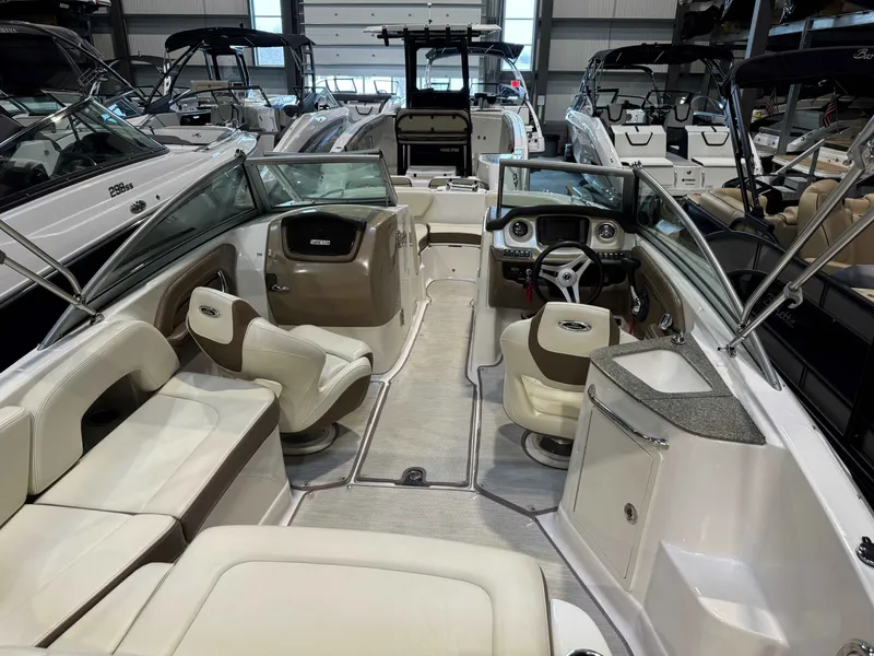 Slide: The Image of Chaparral 224 Sunesta 2018 - 6