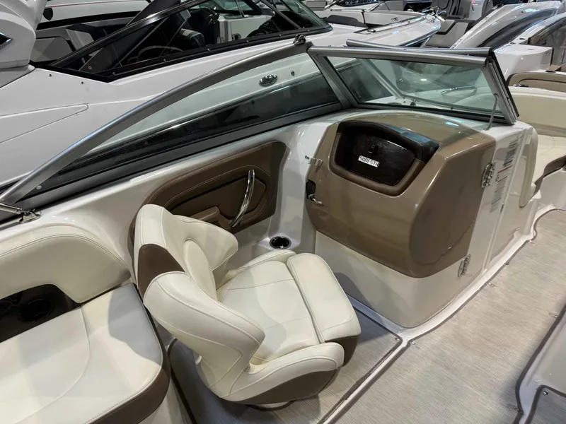 Slide: The Image of Chaparral 224 Sunesta 2018 - 9