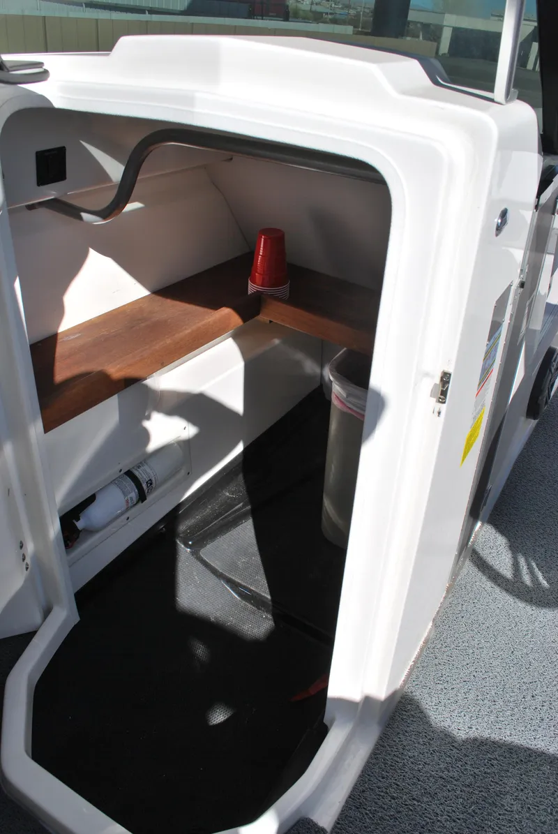 Slide: The Image of MasterCraft X26 2017 - 10