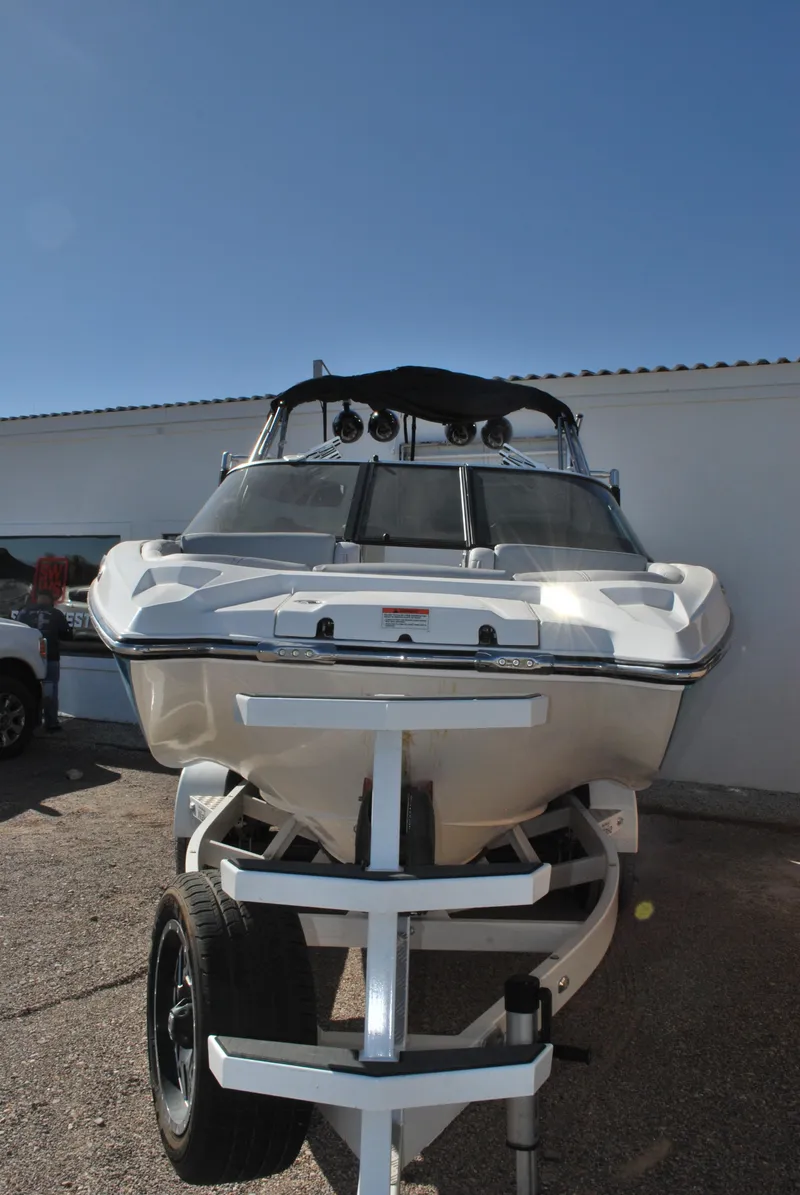 Slide: The Image of MasterCraft X26 2017 - 2