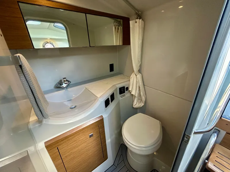 Slide: The Image of Cruisers 338 Outboard 2021 - 55