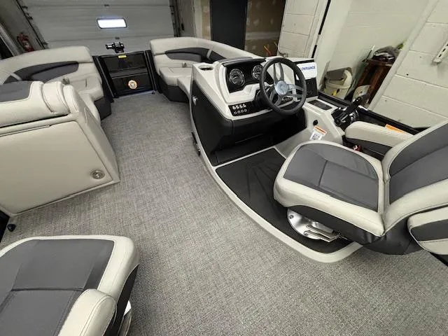 Slide: The Image of Barletta Cabrio 22UC 2025 - 21