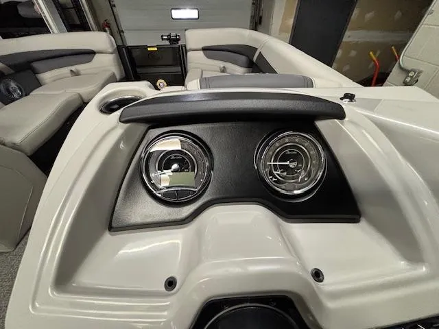 Slide: The Image of Barletta Cabrio 22UC 2025 - 24