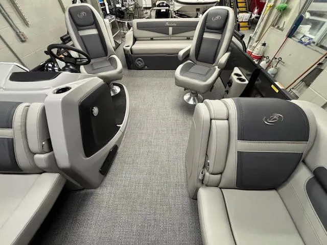 Slide: The Image of Barletta Cabrio 22UC 2025 - 7