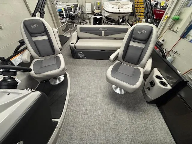 Slide: The Image of Barletta Cabrio 22UC 2025 - 8