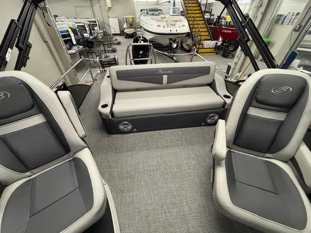 Slide: The Image of Barletta Cabrio 22UC 2025 - 9