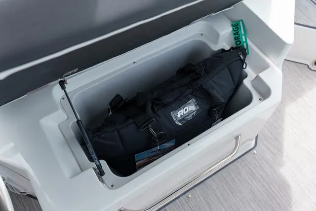 Slide: The Image of Cobalt R6 2025 - 10